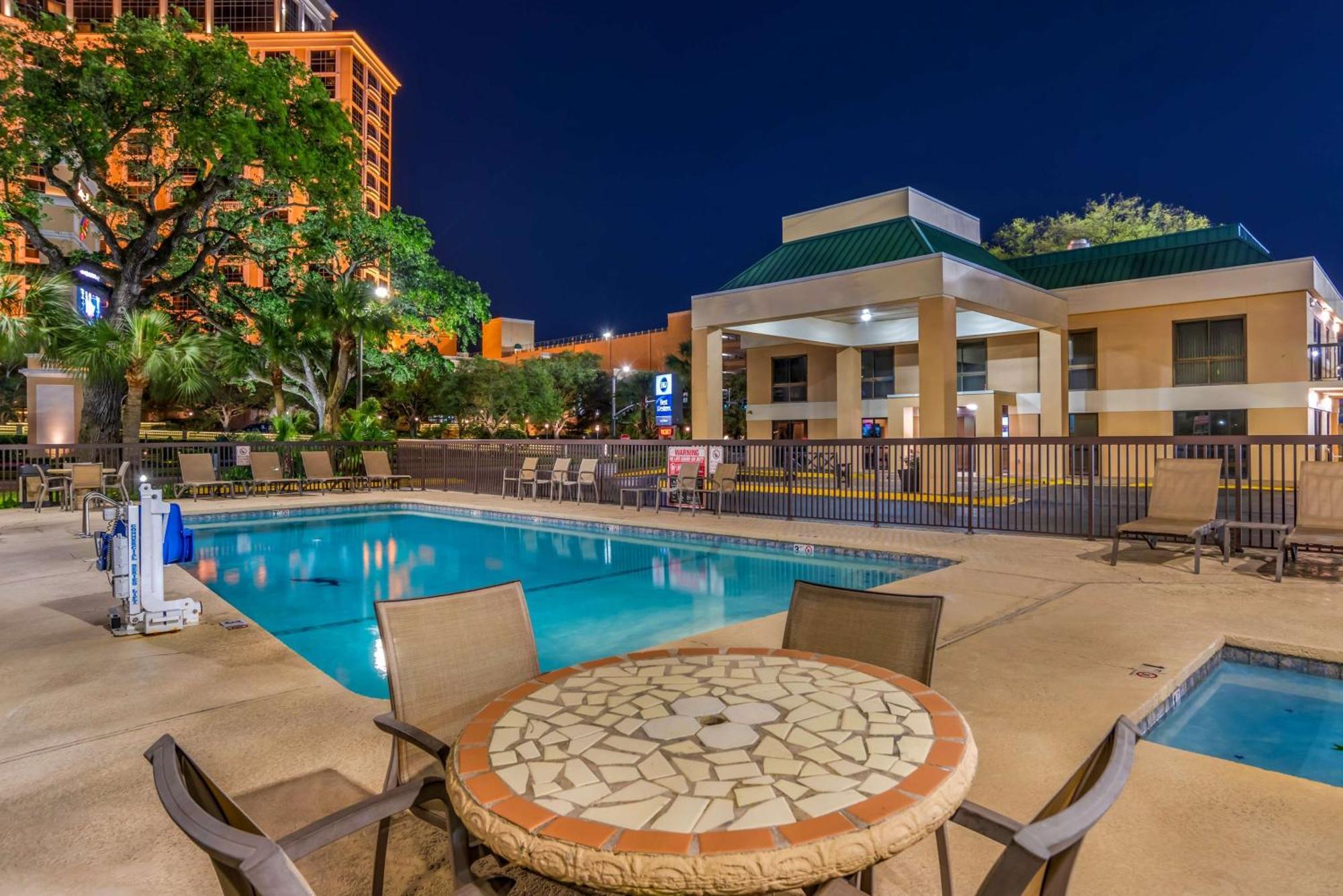 Best Western Oak Manor Μπιλόξι Εξωτερικό φωτογραφία